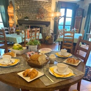 peit dejeuner chambre d'hôte b & B El Tyu Wallonie Belgique Ecaussinnes