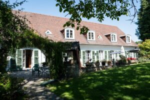 El Tyû Écaussinnes Bed and Breakfast